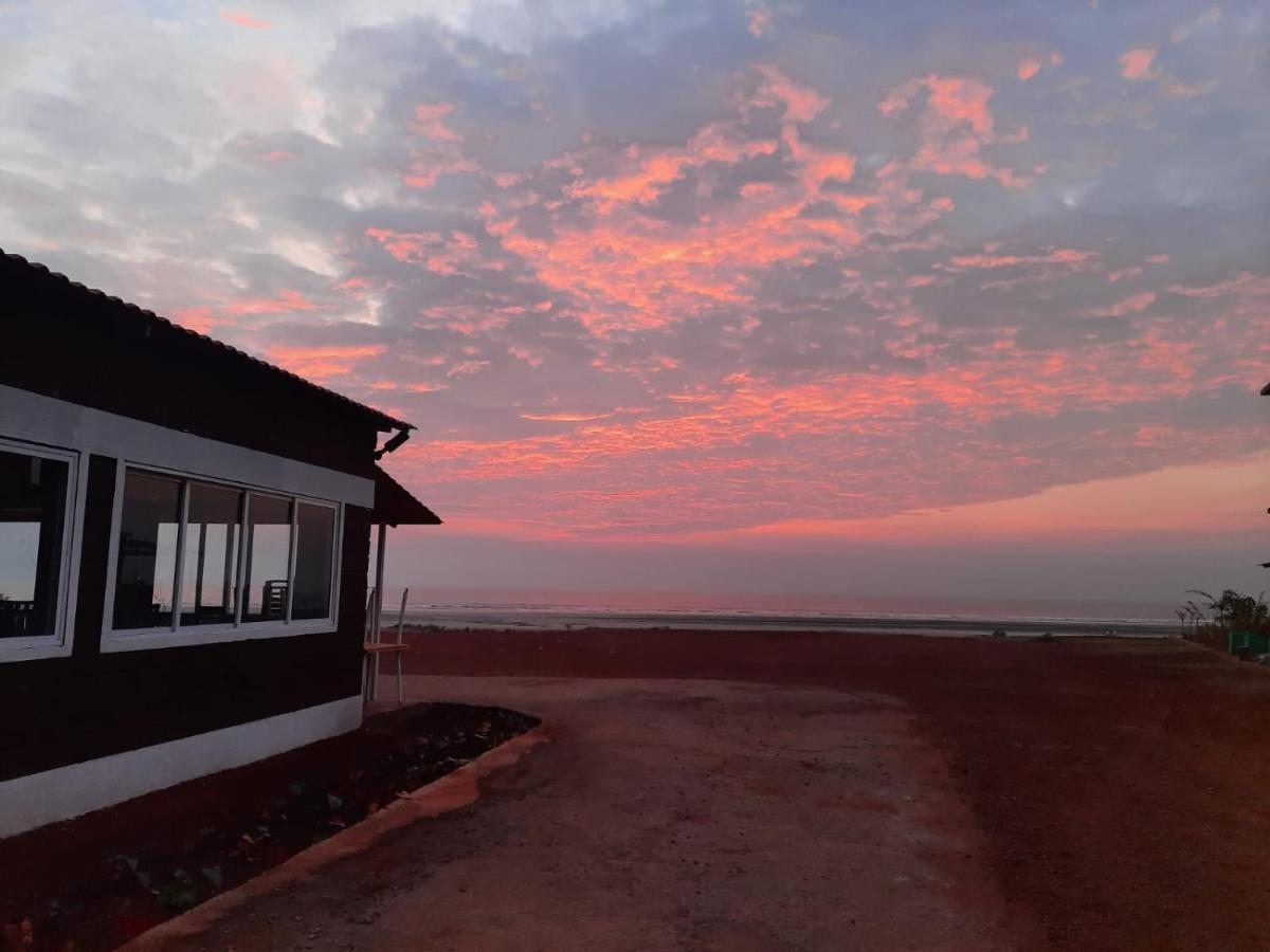 Coastal Bay Beach Resort Harnai Exterior foto